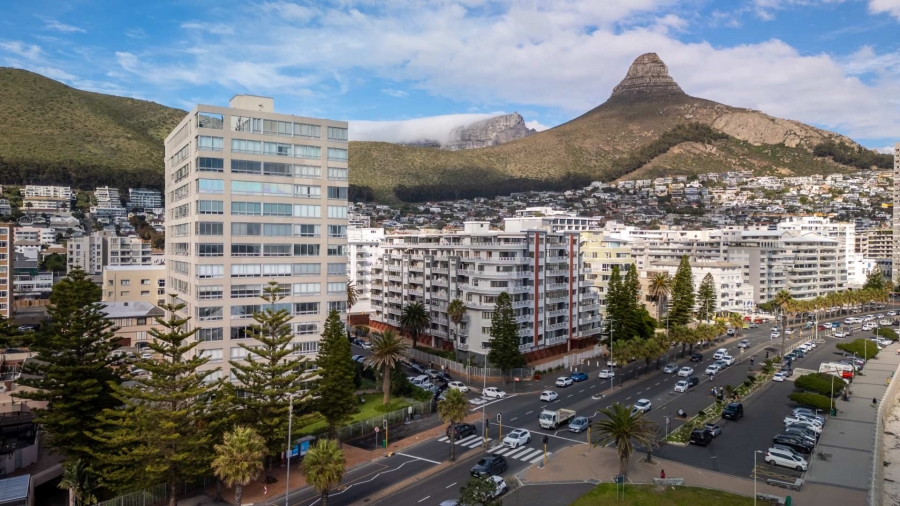 2 Bedroom Property for Sale in Sea Point Western Cape